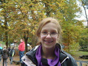 Marie lacht in die Kamera